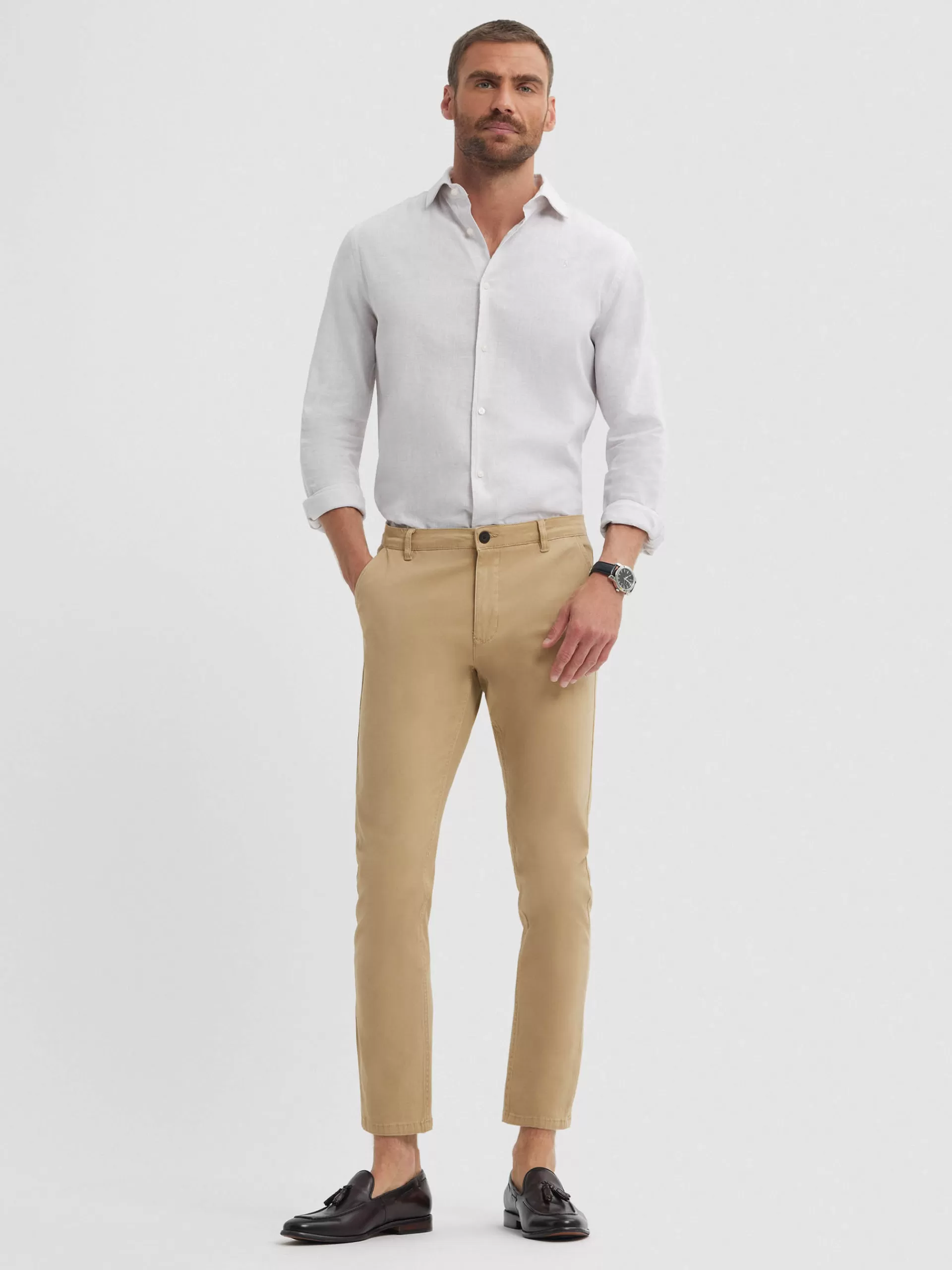 Online Alvaro Moreno PANTALON CHINO SLIM FIT Camel